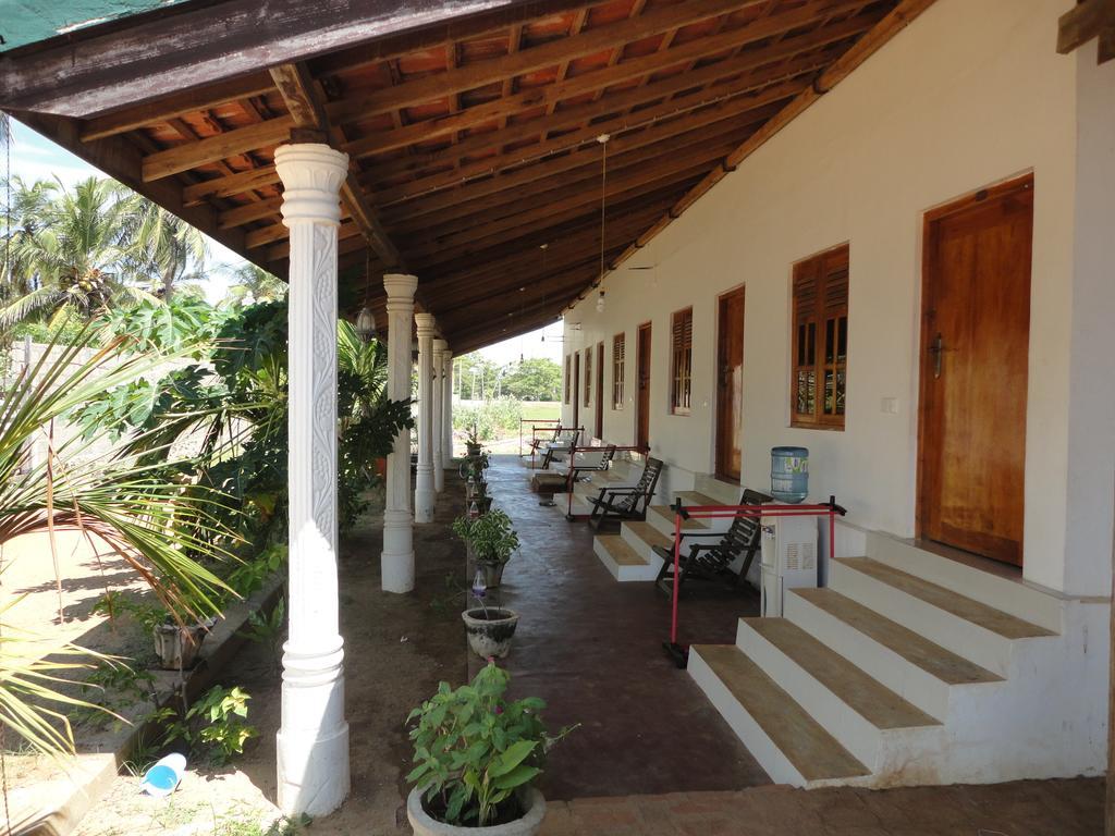 Yoho Hotel Arugambay Beach Inn Arugam Bay Exteriör bild