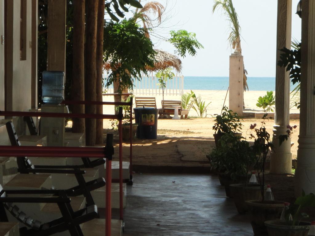 Yoho Hotel Arugambay Beach Inn Arugam Bay Exteriör bild
