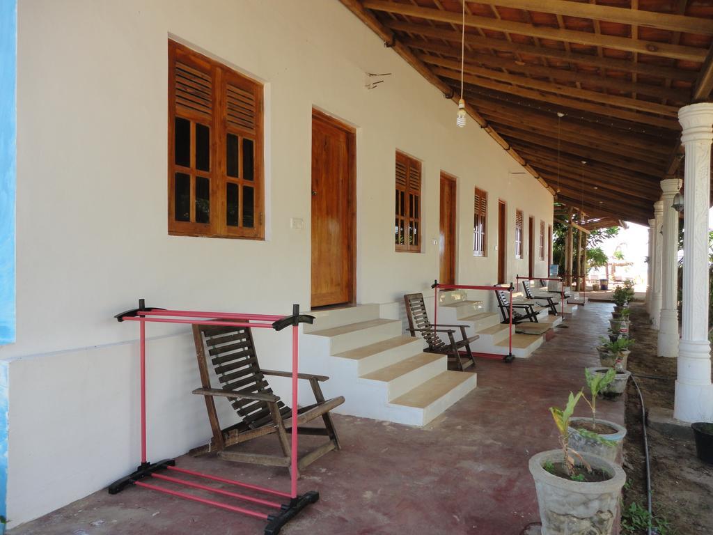 Yoho Hotel Arugambay Beach Inn Arugam Bay Exteriör bild