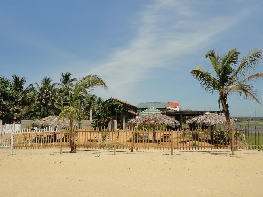 Yoho Hotel Arugambay Beach Inn Arugam Bay Exteriör bild