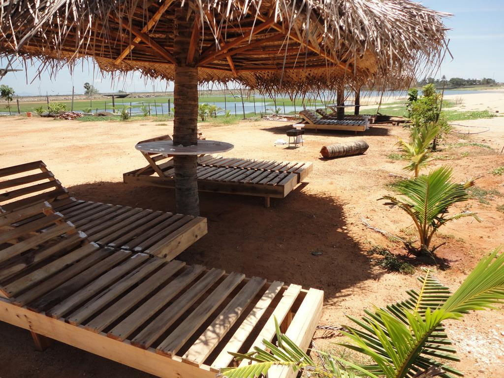 Yoho Hotel Arugambay Beach Inn Arugam Bay Exteriör bild