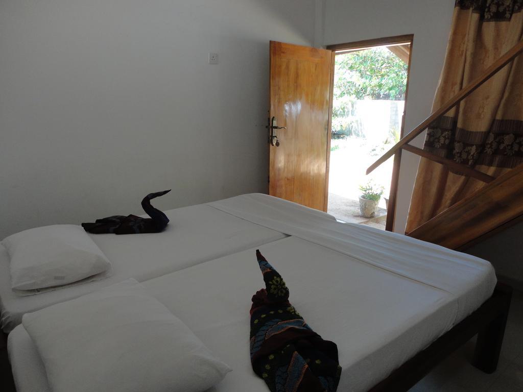 Yoho Hotel Arugambay Beach Inn Arugam Bay Rum bild