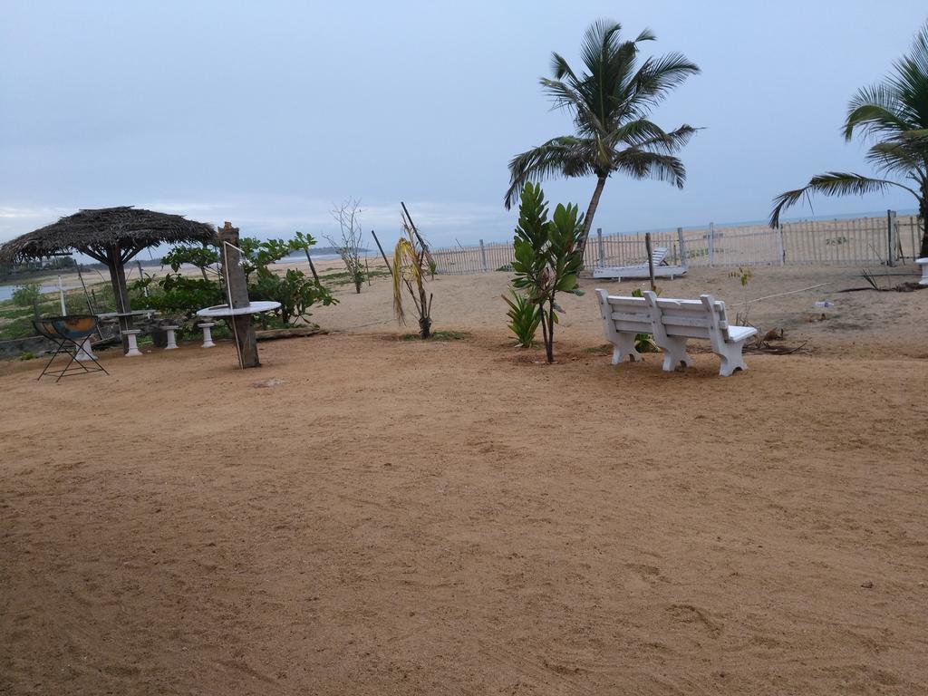 Yoho Hotel Arugambay Beach Inn Arugam Bay Exteriör bild